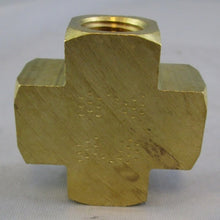1/4" brass connection used with copper, brass and/or iron pipe in vacuum bagging process.